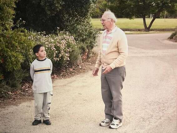 בירנבאום הסב ובירנבאום הנכד // צילום: מתוך האלבום המשפחתי